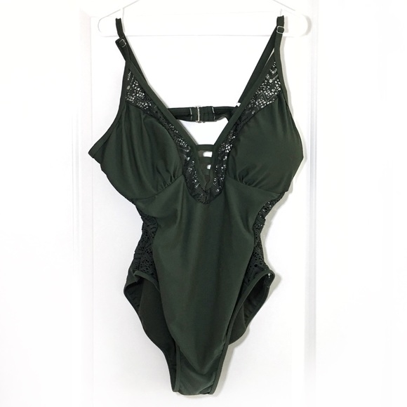 Coral Tropics Other - Sexy plus size swim suit